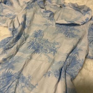 Crown & Ivy Light Blue and White Floral Top